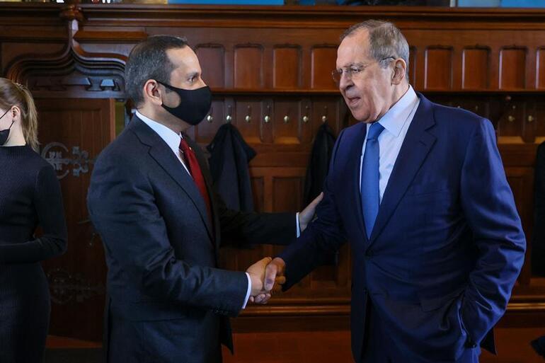 Rusya Dışişleri Bakanı Lavrov’dan elleri cebinde karşılama!