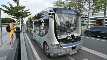 Çin’de sürücüsüz otobüsler test ediliyor