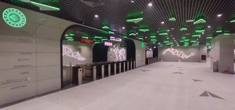 Bakan Karaismailoğlu: İstanbul Havalimanı metrosu YHT ile entegre olacak