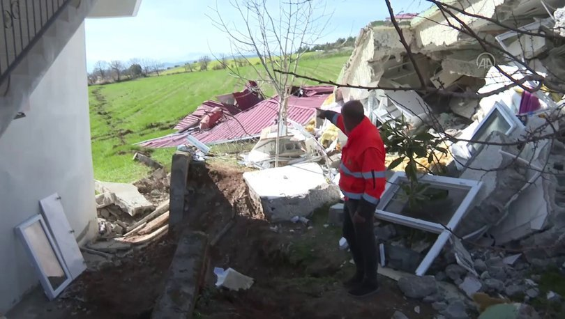 Kahramanmaraş’ta depremde oluşan yarık Çiğli Mahallesi’ni ikiye böldü
