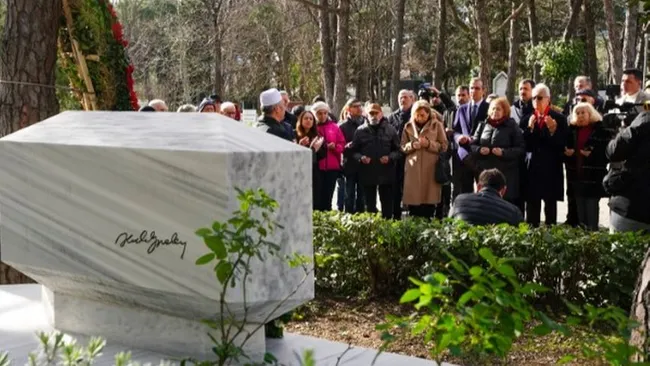 Abdi İpekçi ölümünün 45.yılında İstanbul’da mezarı başında anıldı