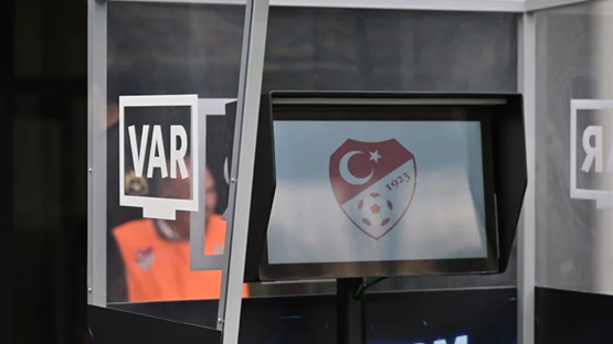 Galatasaray-Fenerbahçe derbisinin VAR hakemi belli oldu!
