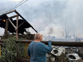 Olimpos’un en eski tesisi Kadir’in Ağaç Evleri yandı