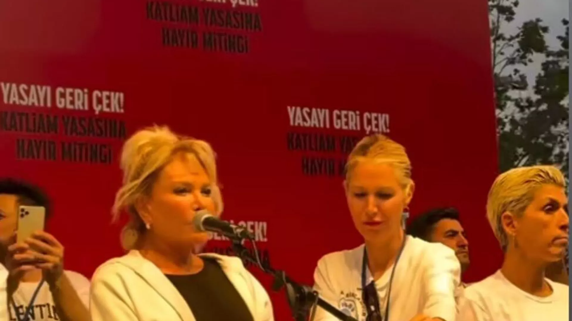 Sokak hayvanları yasasına karşı Yenikapı’da miting!