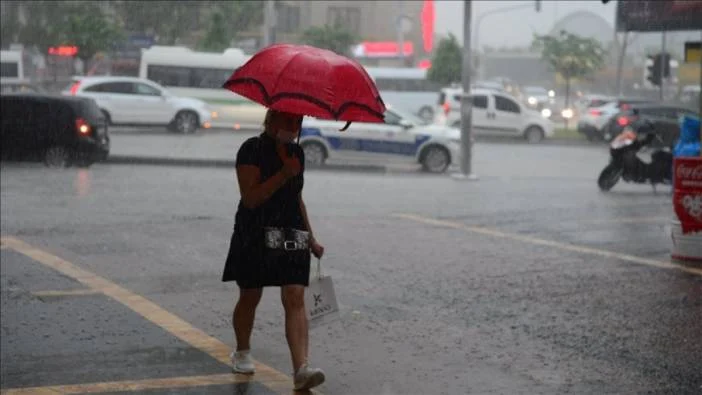 Ordu ve Giresun için gök gürültülü sağanak uyarısı.