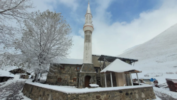 Rize’nin yüksek kesimleri beyaza büründü