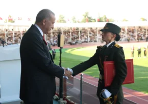 KARA HARP OKULU’NDAN BİR BİRİNCİ DAHA İHRAÇ EDİLMEK ÜZERE: EBRU EROĞLU’NUN YÜKSEK BAŞARISINA KARŞI SUÇLAMA