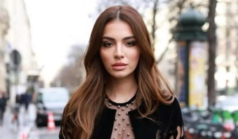 MELİSA ASLI PAMUK’TAN KARNI BURNUNDA POZLAR