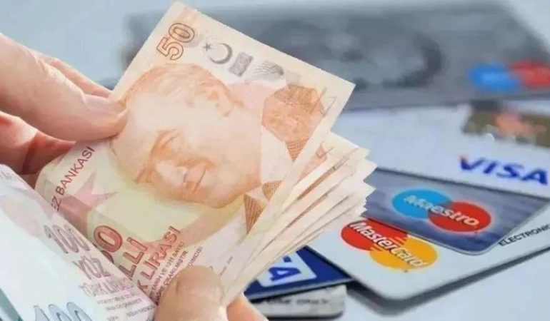 Kredi Kartı Kullanıcılarına Uyarı: Bankaların Puan ve Aidat Stratejileri Ortaya Çıktı