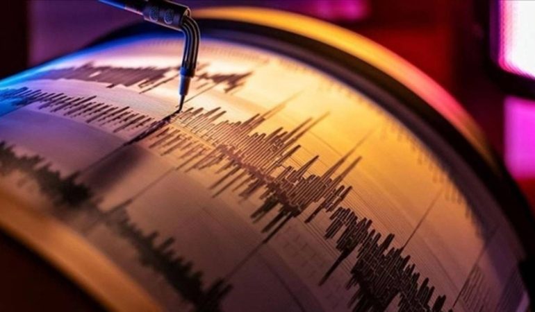 BUŞEHR’DE KORKUTAN 5.2 BÜYÜKLÜĞÜNDE DEPREM