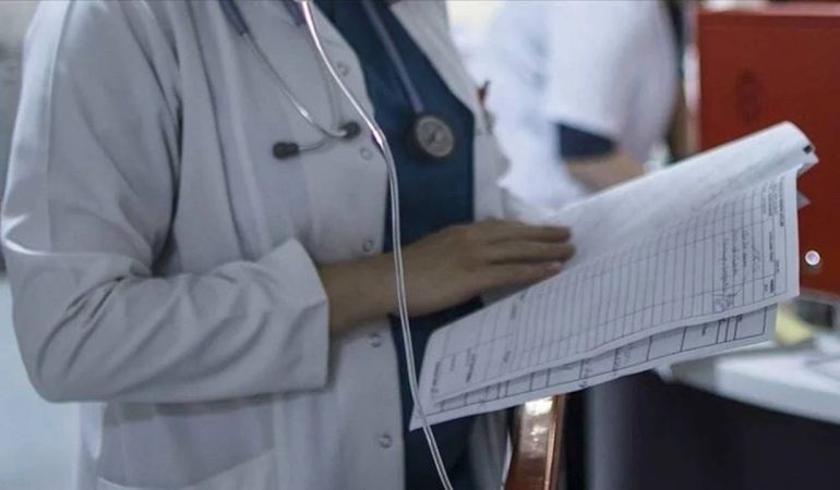 SAĞLIKTA KRİZ BÜYÜYOR: AİLE HEKİMLERİNDEN PROTESTO ADIMI
