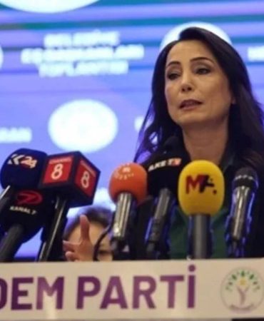 TÜLAY HATİMOĞULLARI BARIŞ İRADEMİZİ HİÇ KİMSE ÇARPITAMAZ 1