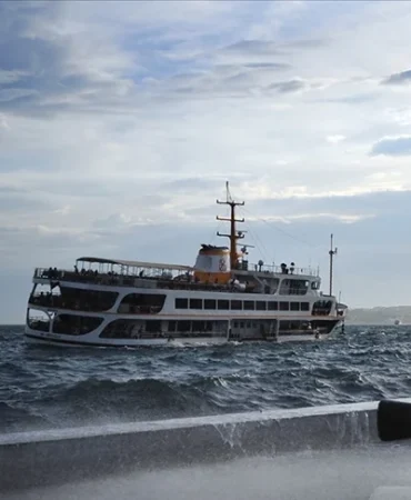 stanbul-bursa-ve-canakkalede-deniz-ulasimina-olumsuz-hava-engeli-bircok-sefer-iptal-edildi-yenicag-1
