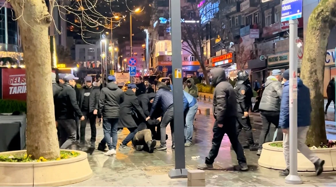 ZOR GECE! TÜRKİYE GENELİNDE İMAMOĞLU PROTESTOLARI: 100’LERCE GÖZALTI
