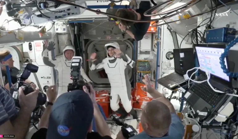 ISS’DE MAHSUR KALAN ASTRONOTLAR 9 AY SONRA DÖNDÜ!