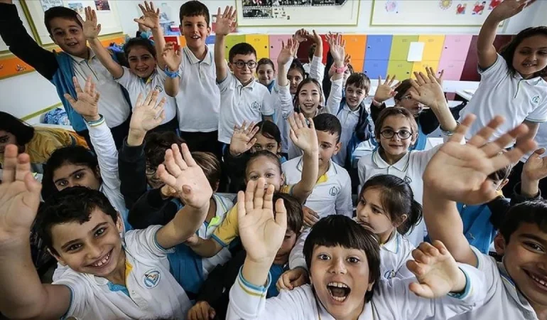 OKULLARDA ZİL YENİDEN ÇALDI