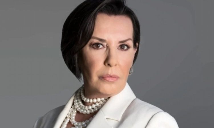 PERİHAN SAVAŞ’TAN FİLİZ AKIN’A DUYGU DOLU VEDA