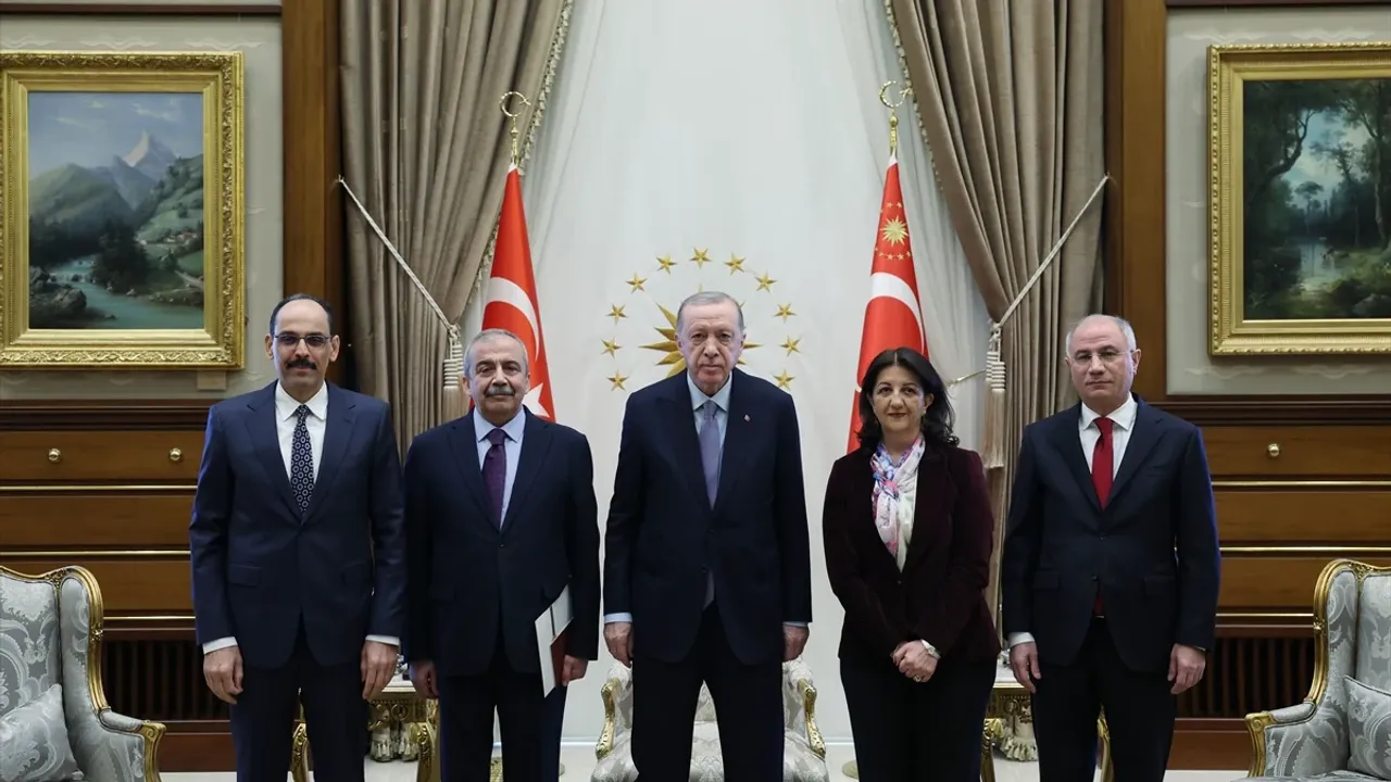 ERDOĞAN İLE DEM PARTİ HEYETİ ARASINDA KRİTİK GÖRÜŞME!