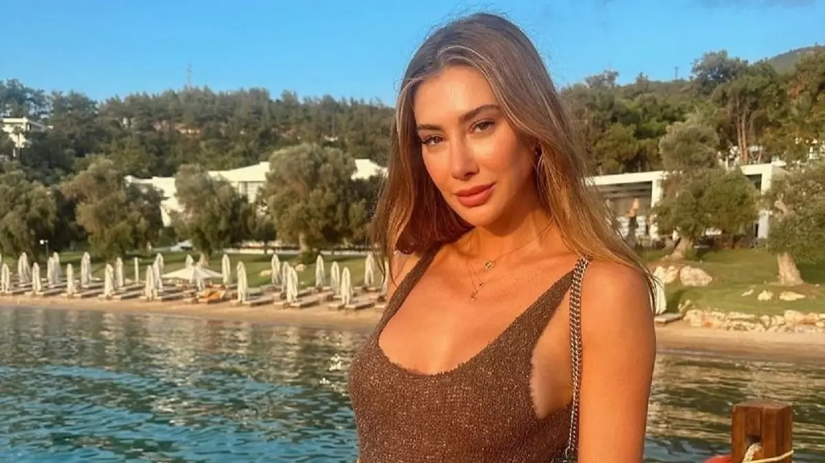 ŞEYMA SUBAŞI ECZACILIK ÖĞRENCİLERİYLE BULUŞTU