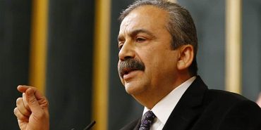 sirri-sureyya-onder-kimdir-kac-yasinda-nereli-7637