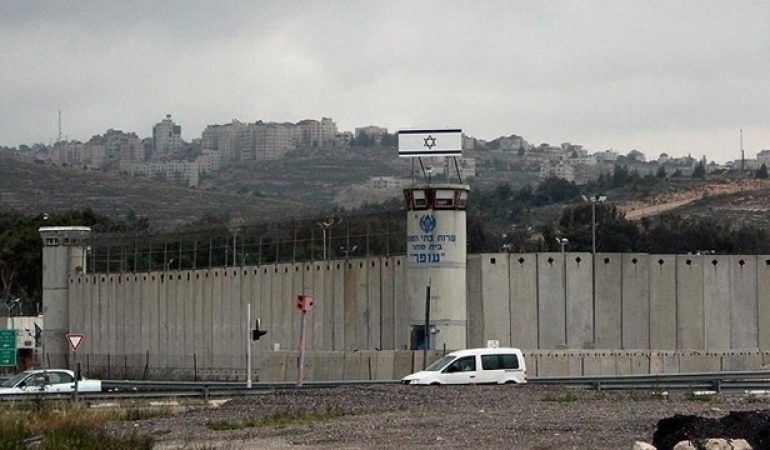 İsrail Kendi Cezaevini Bastı
