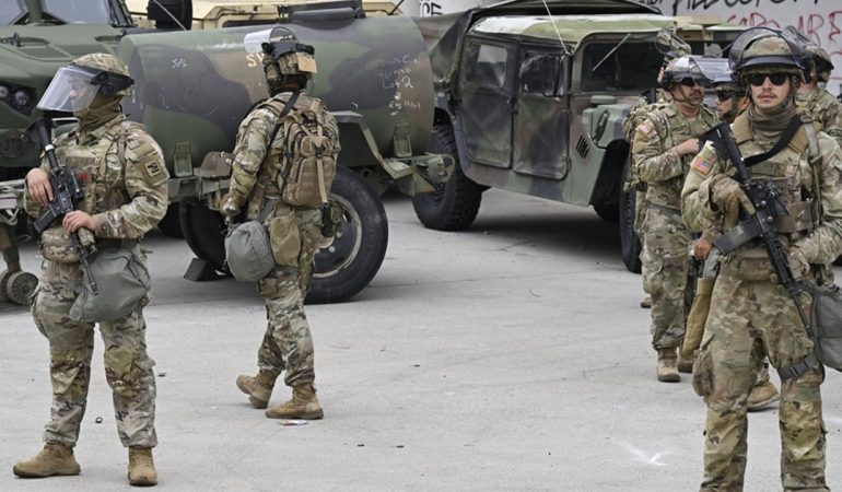 LOS ANGELES’TA TEHLİKE GEÇENE KADAR ORDU GÖREVDE