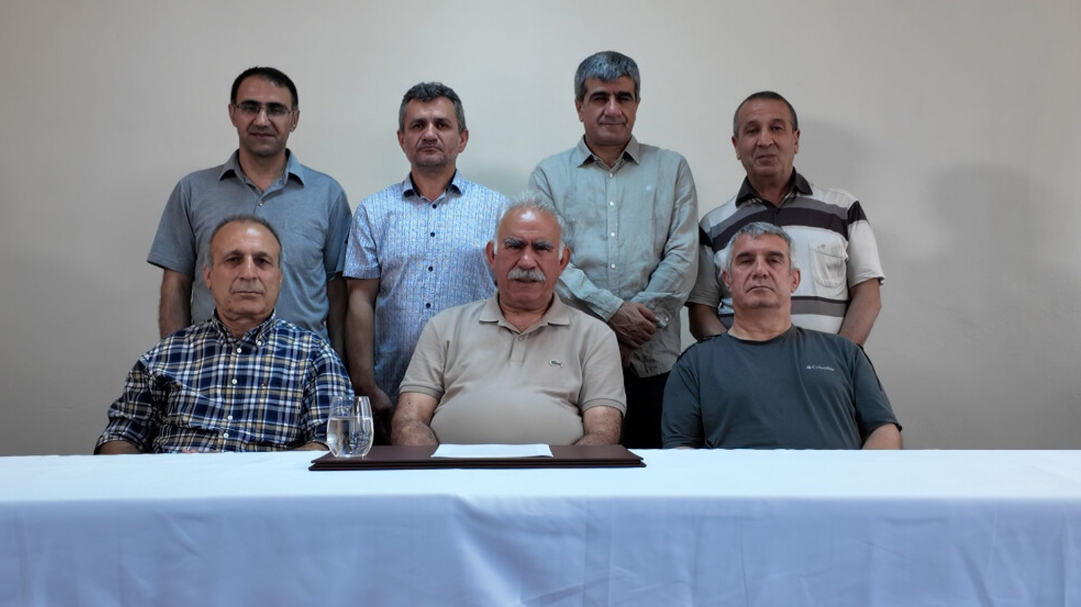 Öcalan’dan PKK’ya Tarihi Çağrı: Silahları Bırakın, Demokrasiye Katılın