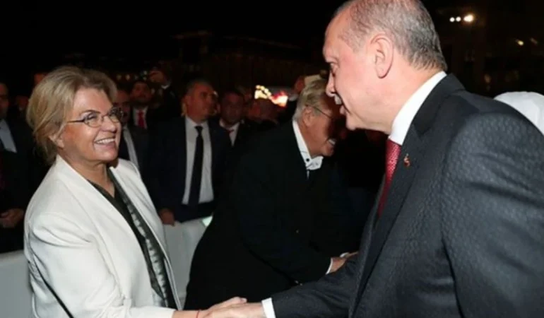 ÇİLLER’İN ERDOĞAN’IN YANINDAKİ GÖRÜNTÜSÜ GÜNDEM OLDU