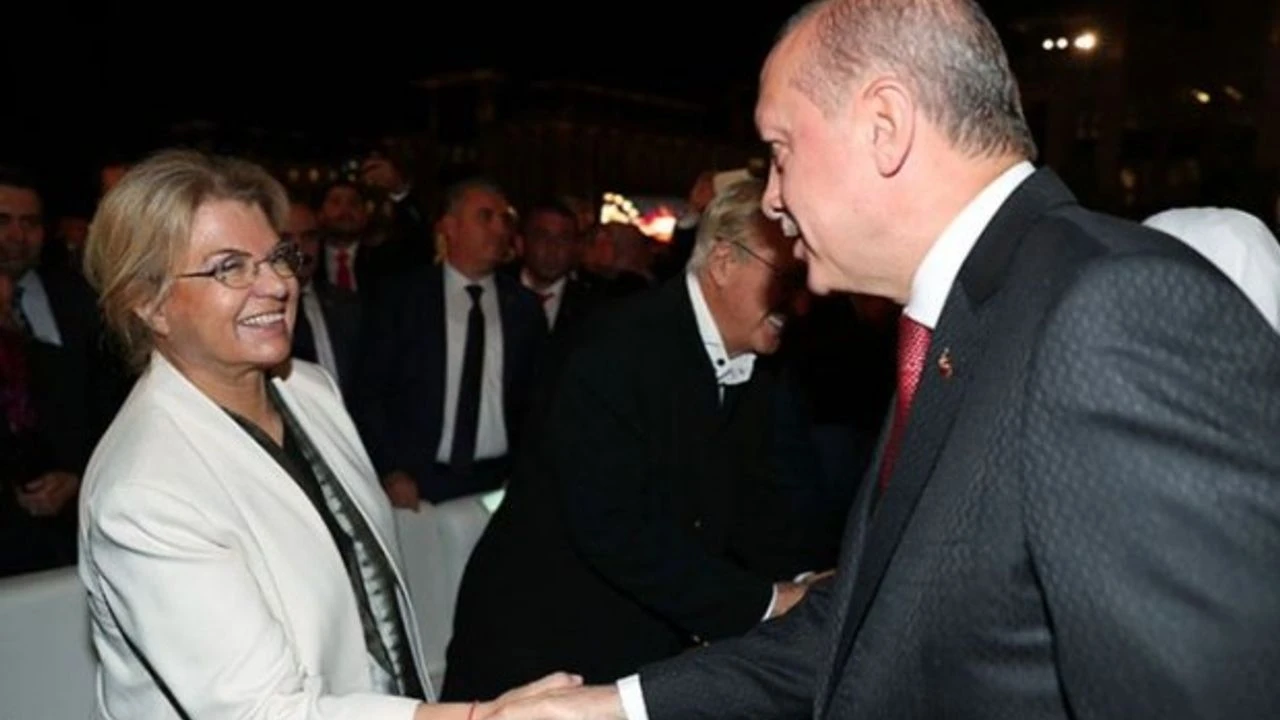 ÇİLLER’İN ERDOĞAN’IN YANINDAKİ GÖRÜNTÜSÜ GÜNDEM OLDU