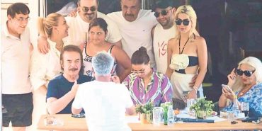 0x0-80inci-yasini-denizde-kutladi-1722966306605