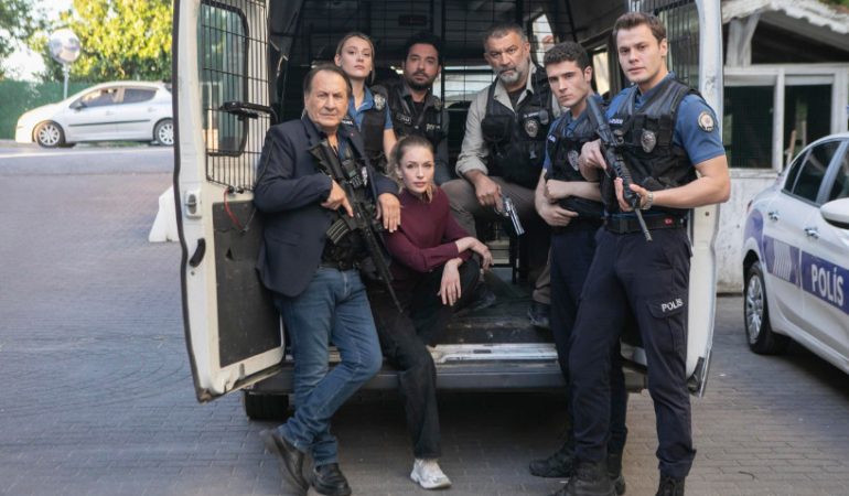 ARKA SOKAKLAR’IN YENİ YÜZÜ: SARP LEVENDOĞLU “BOZO” OLARAK EKRANDA!
