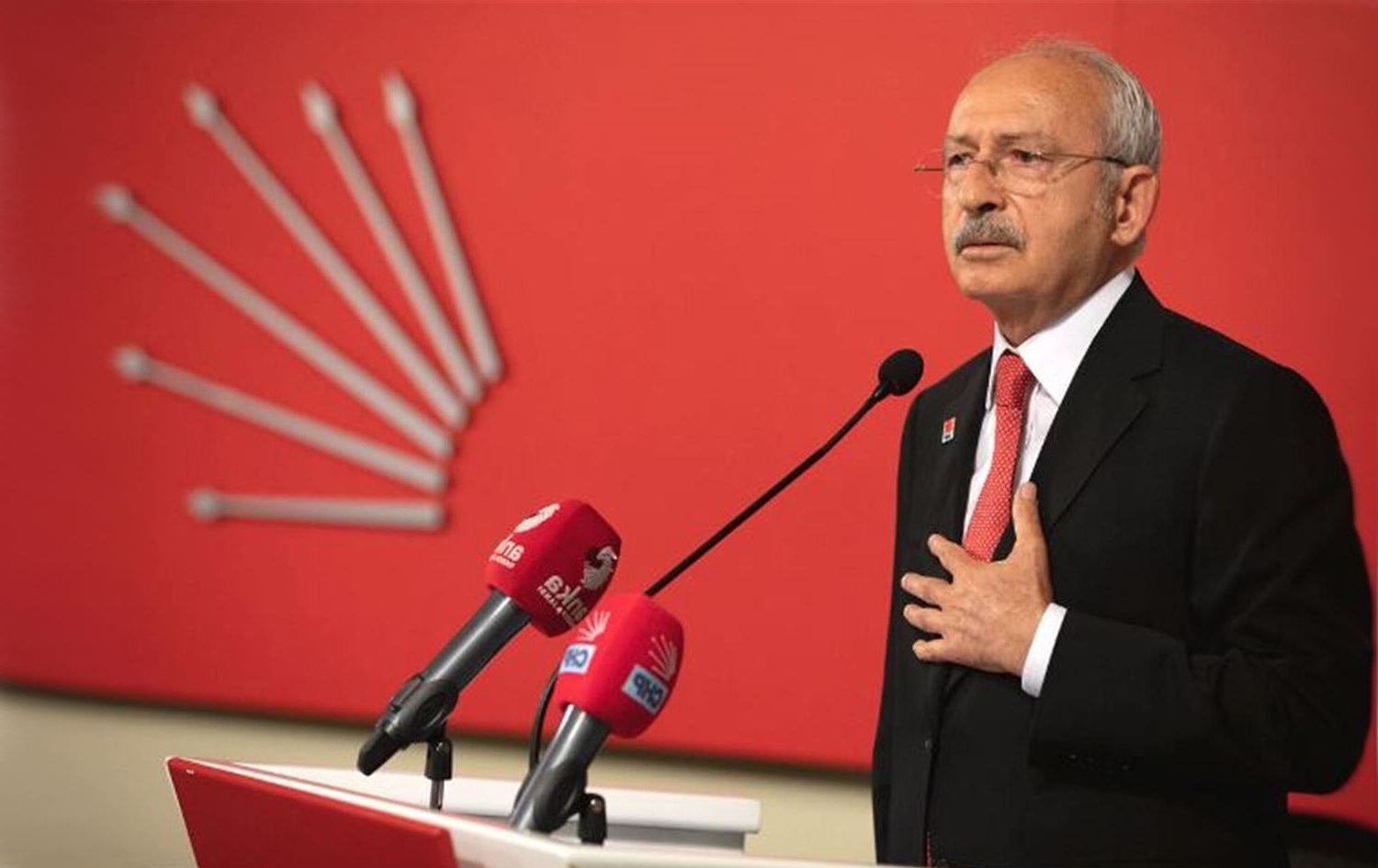 CHP’de Gelecek Belirsizliği: Kılıçdaroğlu ve Ekibinden İhraç Listeleri Hazırlığı