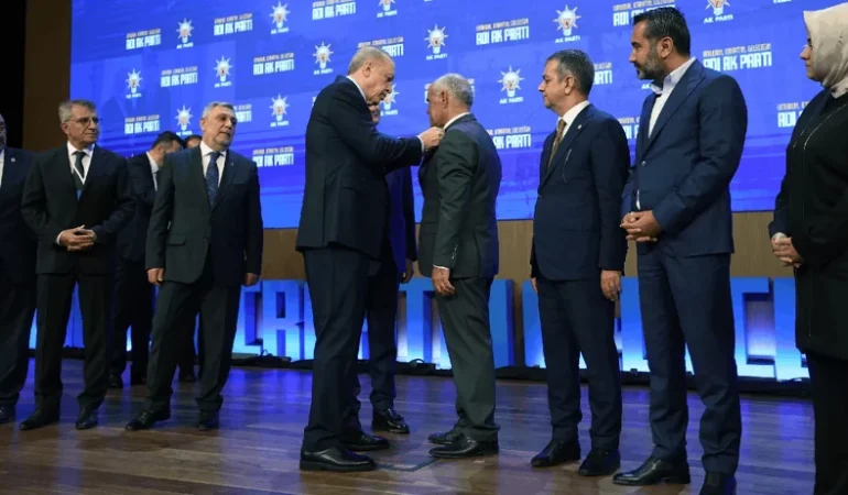 AKP’YE GEÇEN BELEDİYE SAYISI 59’A ÇIKTI! SAYI 100’E ULAŞABİLİR