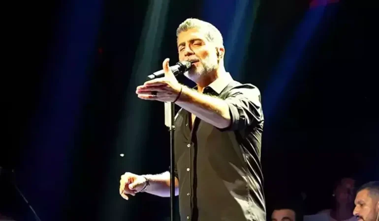 Özcan Deniz Sahnedeki Sözleriyle Korkuttu!
