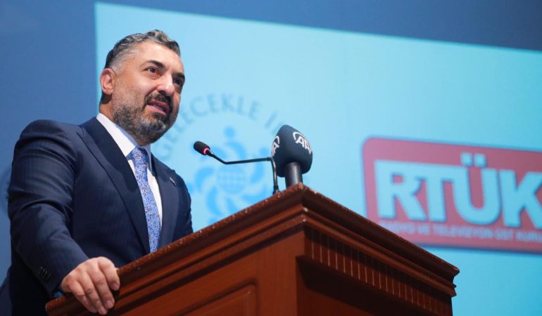 RTÜK Başkanı Ebubekir Şahin’den Tele1’e Sert Tepki: “Bu Bir Algı Operasyonu”