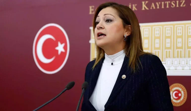 Burcu Köksal’dan AKP’ye Geçeceği İddialarına Sert ve Net Yanıt: “Alnım Ak, Başım Dik”