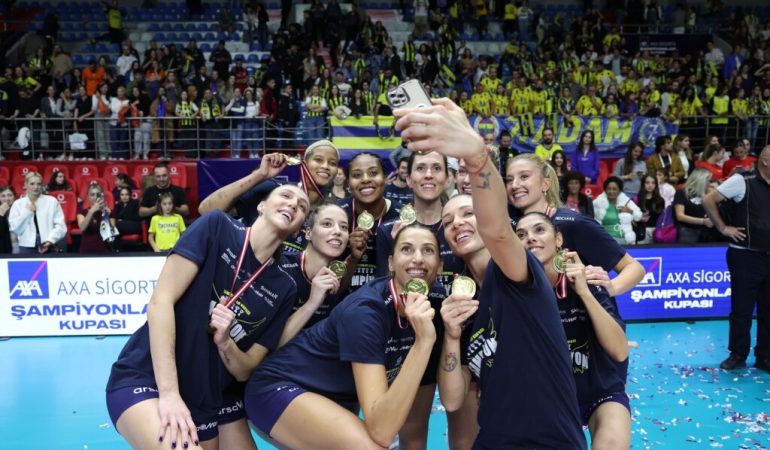 SARI MELEKLER TARİH YAZDI!