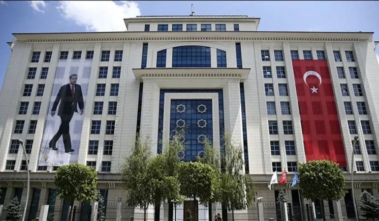 AKP’DE BÜYÜME: 7 İLÇE VE BELDE BELEDİYESİ DAHA KATILIYOR!