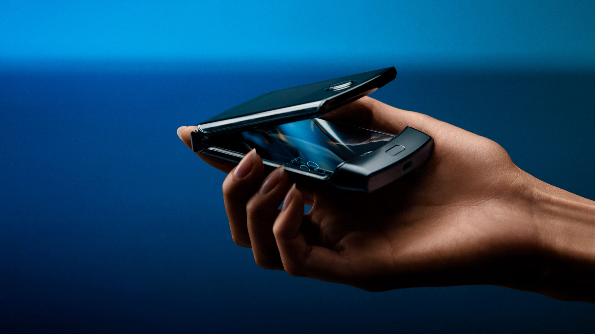 Telefon Devi Motorola Türkiye Pazarına Geri Dönüyor: İş Birliği ve Dağıtım Detayları
