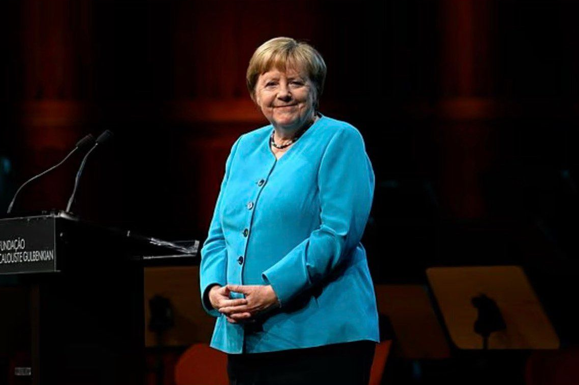 Angela Merkel: Ukrayna Savaşının Sorumluluğu Polonya ve Baltık Ülkelerinde