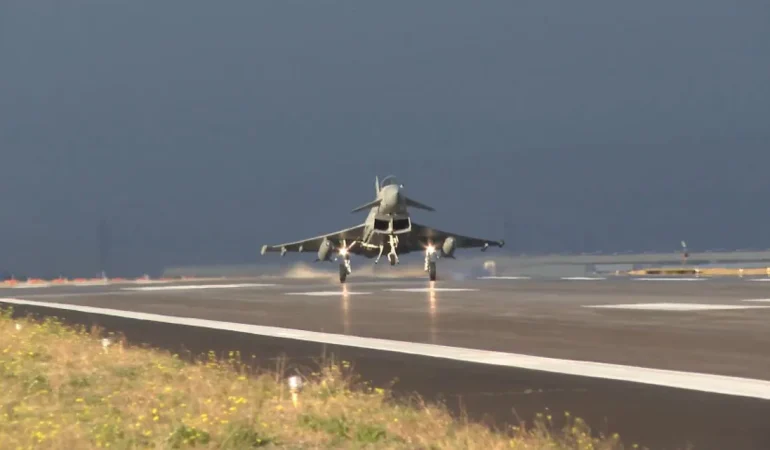 Türkiye’ye gelen eurofighter uçakları f-16’larla karşılandı