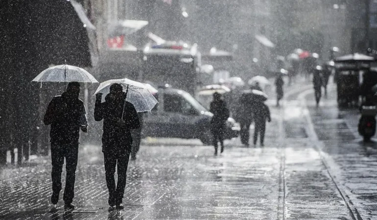 Türkiye’yi Yağışlı Günler Bekliyor: Hava Sıcaklığı Hissedilir Derecede Düşüyor
