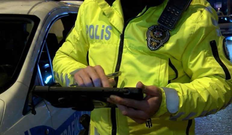 Yeni Trafik Cezaları Kanunu Askıya Alındı: Düzenleme Bütçe Sonrası Gündeme Gelecek