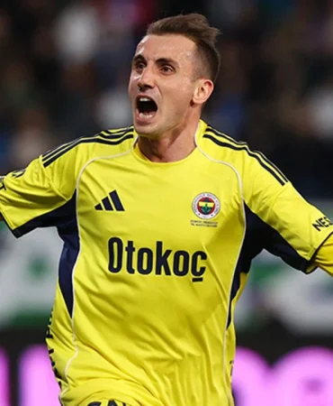 3781-gulsen-kimdir-hayati-kariyeri-sarkilari-ve-ozel-yasami