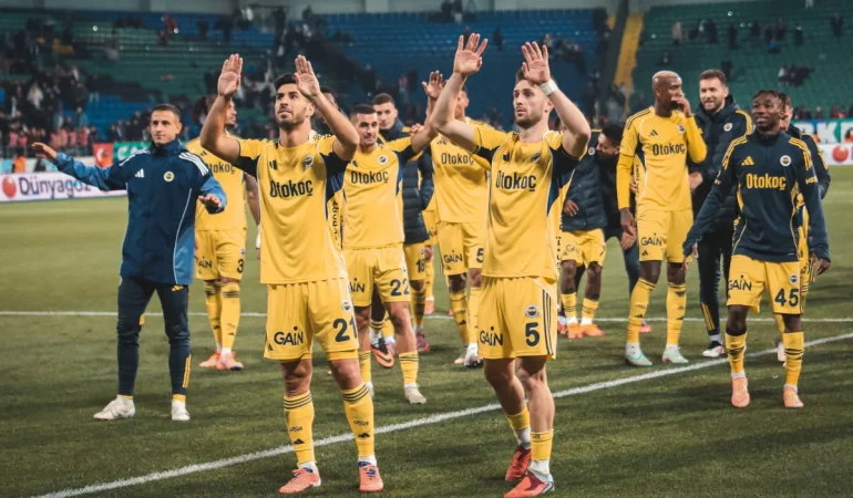 Fenerbahçe Son 2 Deplasmanda 2-0 Geriden Gelerek Galibiyete Ulaştı