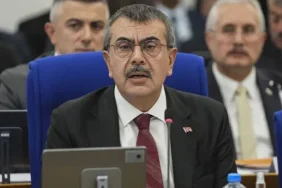 3781-gulsen-kimdir-hayati-kariyeri-sarkilari-ve-ozel-yasami