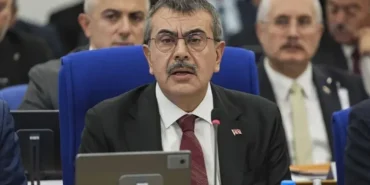 3781-gulsen-kimdir-hayati-kariyeri-sarkilari-ve-ozel-yasami