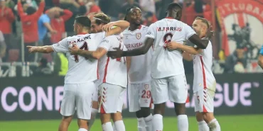 3781-gulsen-kimdir-hayati-kariyeri-sarkilari-ve-ozel-yasami