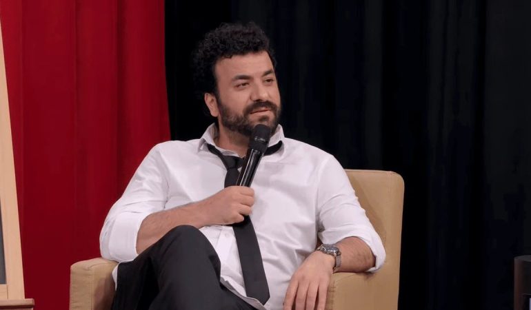 Hasan Can Kaya, Seyircisini Hz. İsa’ya Benzettiği Şaka Sonrası Özür Diledi