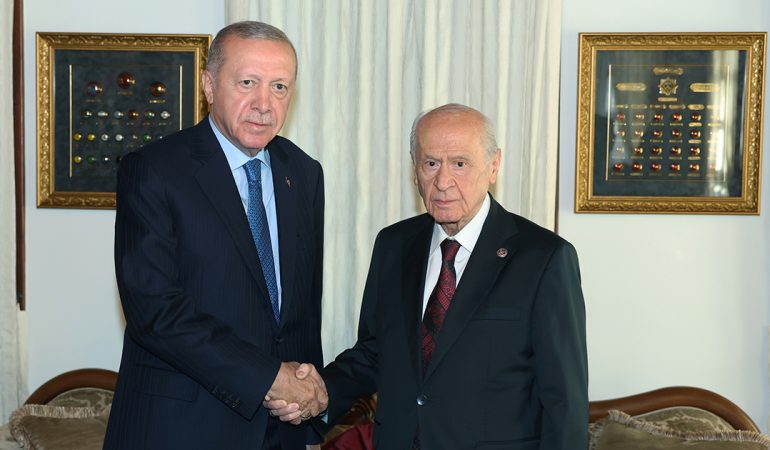 Cumhurbaşkanı Erdoğan’dan Bahçeli’ye Destek: “Eşsiz Katkılar Sağladı”